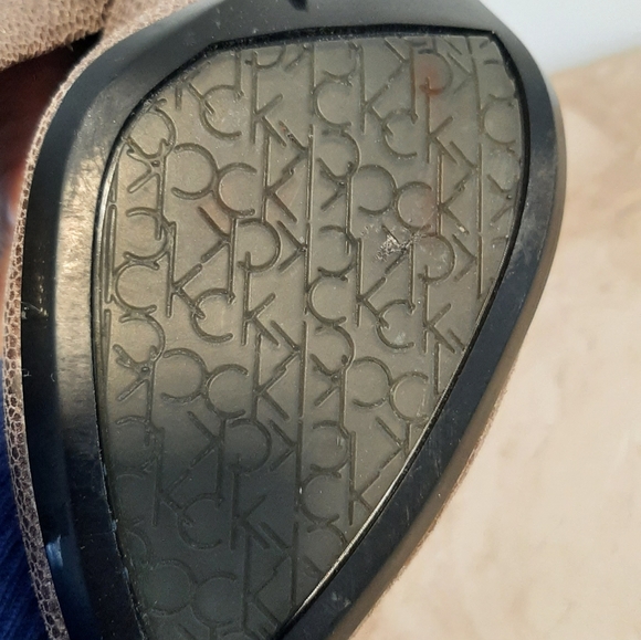 Calvin Klein gold shoes - Picture 8 of 10